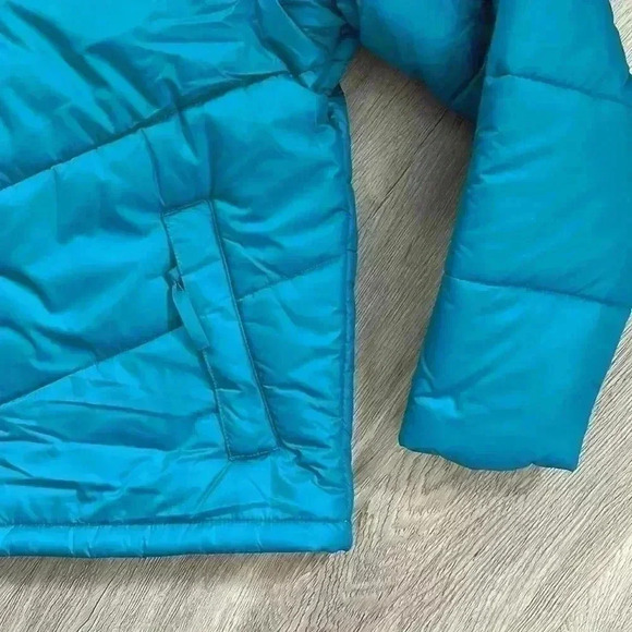 The North Face Men’s Green Puffer Jacket, Medium - Picture 4 of 13